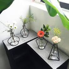 Load image into Gallery viewer, Shelving Flower Vase